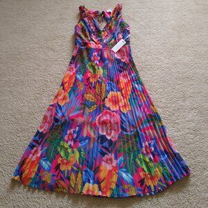 NWT! Siena Pleated Tropical Print Dress Size 8 Midi
